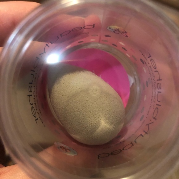 FREE* “Beauty Blusher” blush applicator sponge!!! - Picture 5 of 5